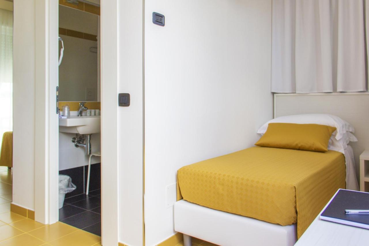 Hotel Villa Chiara Terracina Ngoại thất bức ảnh
